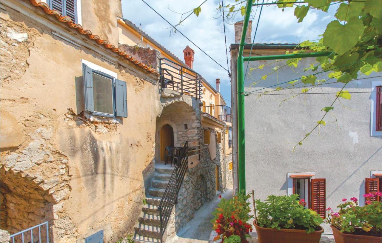 1 Bedroom Beautiful Apartment In Omišalj Exterior foto